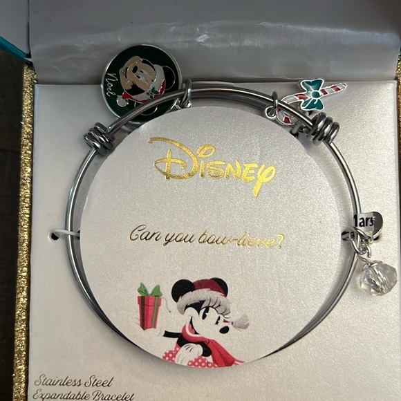 Disney Can You Bow-leave? Christmas Charm Bracelet New - Picture 3 of 7